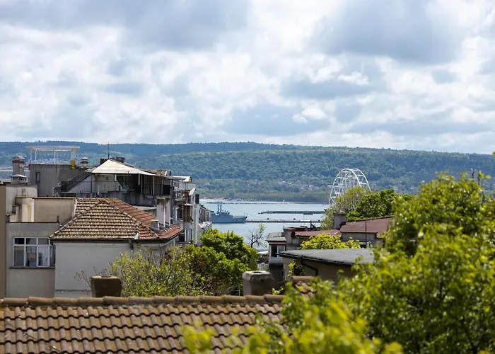 Quiet Maisonette メ Top Spot Apartment