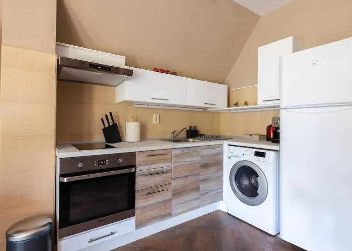 Quiet Maisonette メ Top Spot Apartment